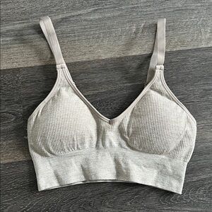 (23) NWOT Ribbed Bralette